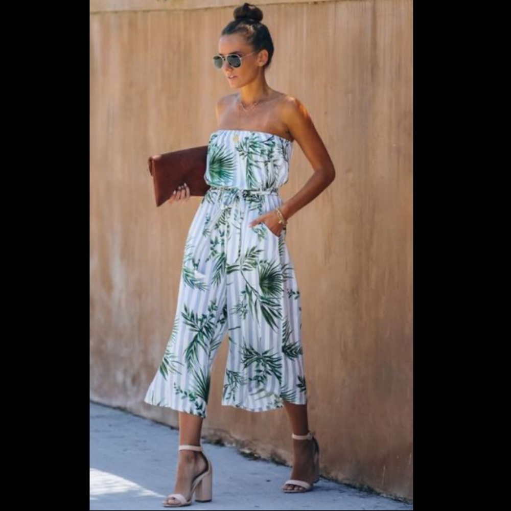 Strapless wide leg Palm Print Jumpsuit 🌴